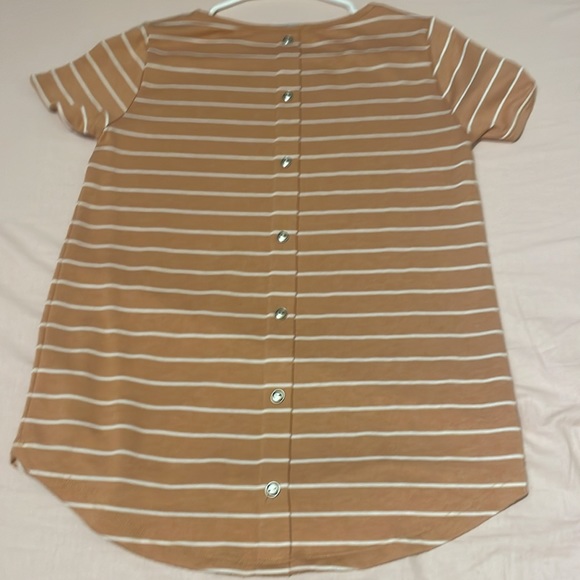 Pink clover shirt! - Picture 2 of 2